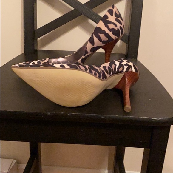 Guess Leopard Print Pumps - Picture 4 of 4